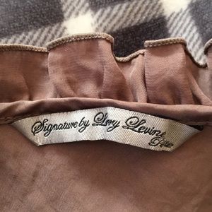 Signature by Larry Levine Tops - Tan sleeveless blouse with ruffled neckline Signature by Larry Levine Tops - Tan sleeveless blouse with ruffled neckline